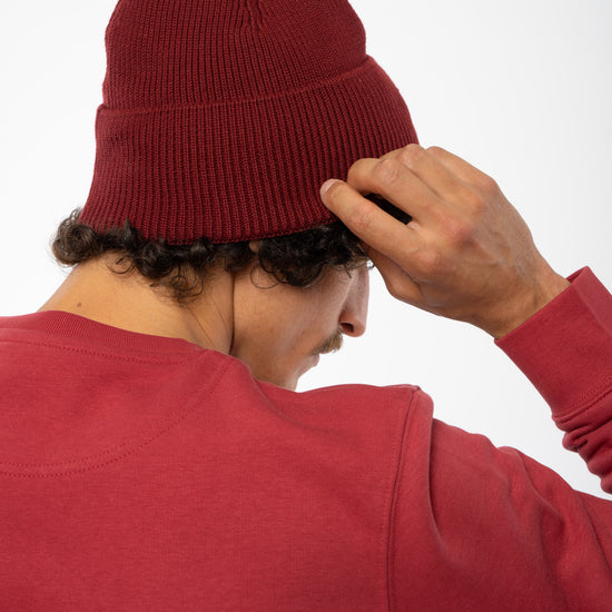 mw-590-301-burgundy-kali-strickmuetze-aus-bio-baumwolle-online-mode-kaufen-unisex-back