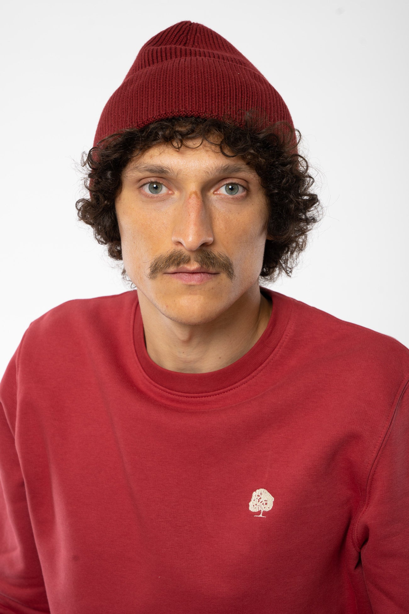 mw-590-301-burgundy-kali-strickmuetze-aus-bio-baumwolle-online-mode-kaufen-unisex-front