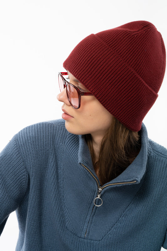 mw-590-301-burgundy-kali-strickmuetze-aus-bio-baumwolle-online-mode-kaufen-unisex-seite